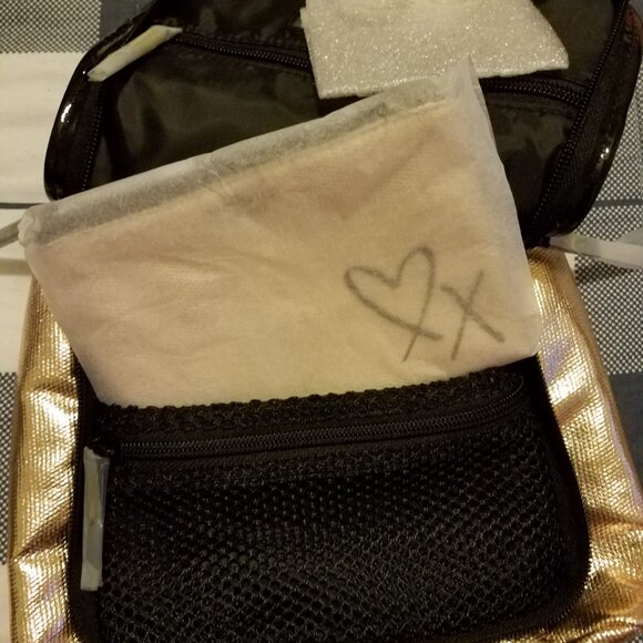 VICTORIA'S SECRET Bombshell Travel Case - Picture 4 of 8